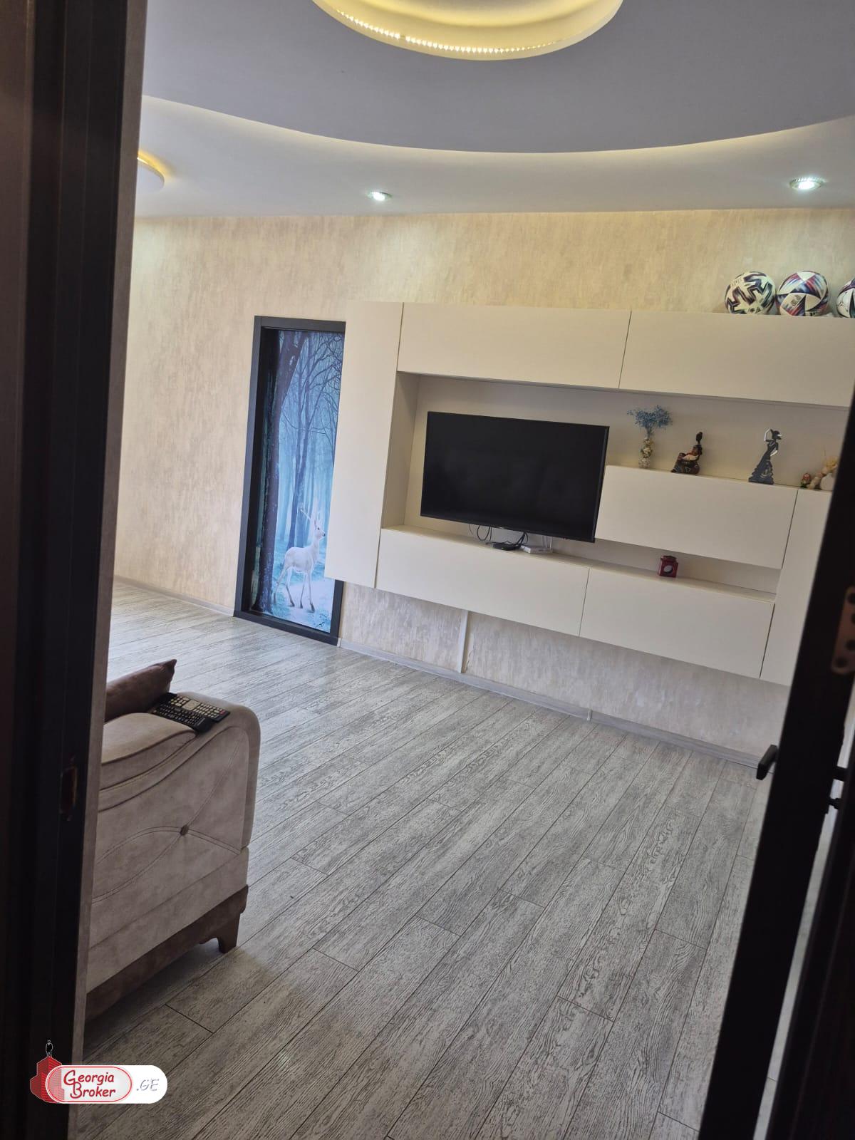 nearly repaired 3-room apartment for sale